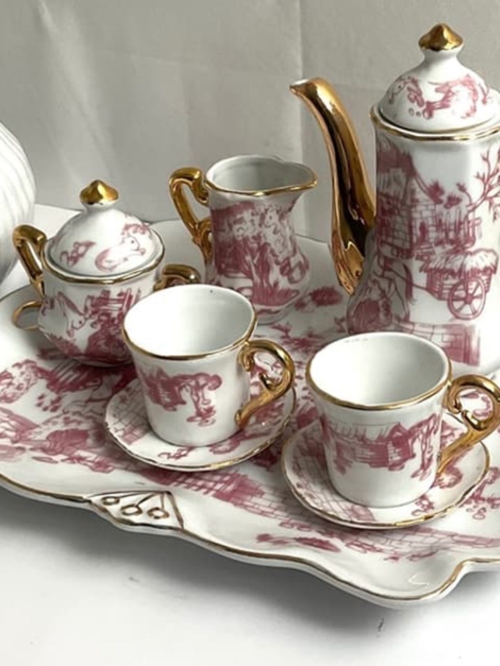 VINTAGE STYLE MINI PORCELAIN TEA SET!